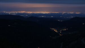 Dieses Bild zeigt eine Webcam-Aufnahme vom Achertal, aufgenommen am Sonntag, den 30.11.2025 um 07:10 Uhr. Die Temperatur betrug 4.9°C.