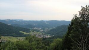 Dieses Bild zeigt eine Webcam-Aufnahme vom Achertal, aufgenommen am Mittwoch, den 22.07.2026 um 20:50 Uhr. Die Temperatur betrug 19.8°C.