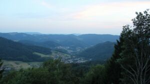 Dieses Bild zeigt eine Webcam-Aufnahme vom Achertal, aufgenommen am Samstag, den 01.08.2026 um 21:00 Uhr. Die Temperatur betrug 21.1°C.