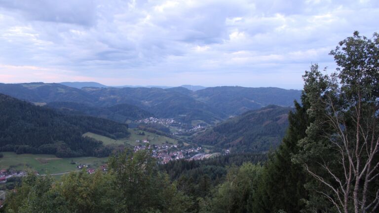 Dieses Bild zeigt eine Webcam-Aufnahme vom Achertal, aufgenommen am Mittwoch, den 16.09.2026 um 07:00 Uhr. Die Temperatur betrug 18.1°C.