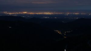 Dieses Bild zeigt eine Webcam-Aufnahme vom Achertal, aufgenommen am Dienstag, den 05.05.2026 um 05:10 Uhr. Die Temperatur betrug 10.6°C.