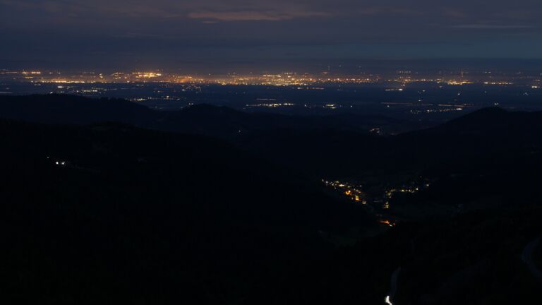 Dieses Bild zeigt eine Webcam-Aufnahme vom Achertal, aufgenommen am Dienstag, den 05.05.2026 um 05:10 Uhr. Die Temperatur betrug 10.6°C.