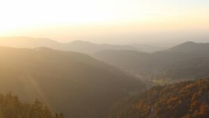Dieses Bild zeigt eine Webcam-Aufnahme vom Achertal, aufgenommen am Dienstag, den 14.10.2025 um 18:10 Uhr. Die Temperatur betrug 8.5°C.