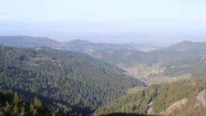 Dieses Bild zeigt eine Webcam-Aufnahme vom Achertal, aufgenommen am Freitag, den 13.03.2026 um 08:40 Uhr. Die Temperatur betrug 2.1°C.