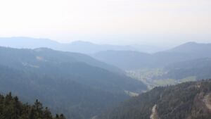 Dieses Bild zeigt eine Webcam-Aufnahme vom Achertal, aufgenommen am Dienstag, den 24.03.2026 um 16:00 Uhr. Die Temperatur betrug 9.8°C.