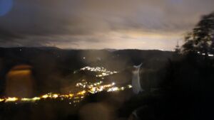 Dieses Bild zeigt eine Webcam-Aufnahme vom Achertal, aufgenommen am Mittwoch, den 13.05.2026 um 22:20 Uhr. Die Temperatur betrug 4.7°C.