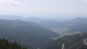 Dieses Bild zeigt eine Webcam-Aufnahme vom Achertal, aufgenommen am Freitag, den 10.04.2026 um 17:30 Uhr. Die Temperatur betrug 7.4°C.