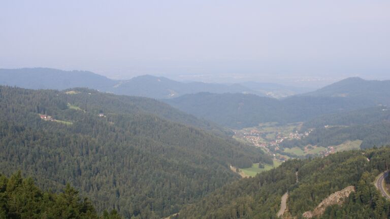 Dieses Bild zeigt eine Webcam-Aufnahme vom Achertal, aufgenommen am Samstag, den 16.08.2025 um 09:10 Uhr. Die Temperatur betrug 20°C.