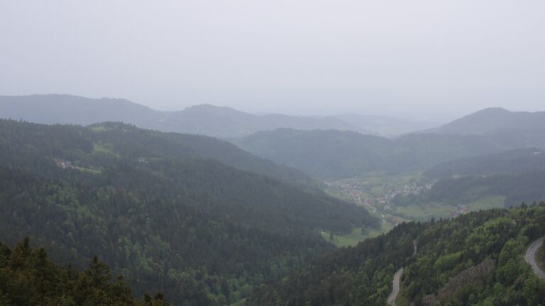 Dieses Bild zeigt eine Webcam-Aufnahme vom Achertal, aufgenommen am Dienstag, den 05.05.2026 um 09:40 Uhr. Die Temperatur betrug 10.2°C.