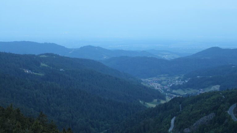 Dieses Bild zeigt eine Webcam-Aufnahme vom Achertal, aufgenommen am Mittwoch, den 21.05.2025 um 05:20 Uhr. Die Temperatur betrug 11°C.