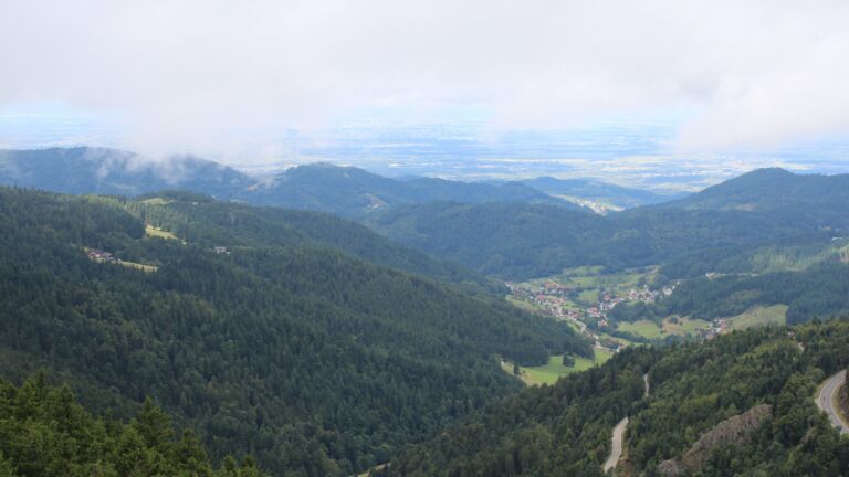 Dieses Bild zeigt eine Webcam-Aufnahme vom Achertal, aufgenommen am Samstag, den 30.08.2025 um 11:40 Uhr. Die Temperatur betrug 11.6°C.