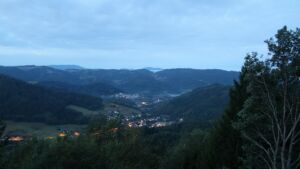 Dieses Bild zeigt eine Webcam-Aufnahme vom Achertal, aufgenommen am Mittwoch, den 26.08.2026 um 06:00 Uhr. Die Temperatur betrug 16.2°C.