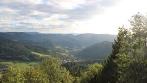 Dieses Bild zeigt eine Webcam-Aufnahme vom Achertal, aufgenommen am Freitag, den 18.09.2026 um 18:10 Uhr. Die Temperatur betrug 16.6°C.