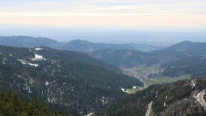 Dieses Bild zeigt eine Webcam-Aufnahme vom Achertal, aufgenommen am Freitag, den 03.04.2026 um 17:30 Uhr. Die Temperatur betrug 6.5°C.