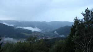 Dieses Bild zeigt eine Webcam-Aufnahme vom Achertal, aufgenommen am Freitag, den 28.08.2026 um 06:40 Uhr. Die Temperatur betrug 17.9°C.