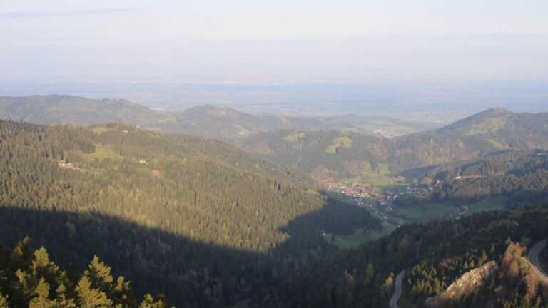 Dieses Bild zeigt eine Webcam-Aufnahme vom Achertal, aufgenommen am Samstag, den 18.04.2026 um 07:40 Uhr. Die Temperatur betrug 14.8°C.