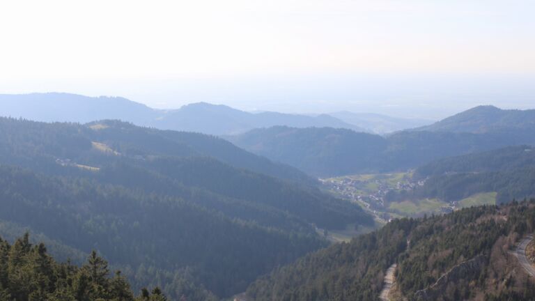 Dieses Bild zeigt eine Webcam-Aufnahme vom Achertal, aufgenommen am Dienstag, den 03.03.2026 um 16:00 Uhr. Die Temperatur betrug 9.3°C.