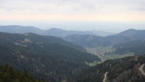 Dieses Bild zeigt eine Webcam-Aufnahme vom Achertal, aufgenommen am Mittwoch, den 15.04.2026 um 17:20 Uhr. Die Temperatur betrug 8.9°C.