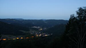 Dieses Bild zeigt eine Webcam-Aufnahme vom Achertal, aufgenommen am Freitag, den 07.08.2026 um 05:20 Uhr. Die Temperatur betrug 16°C.