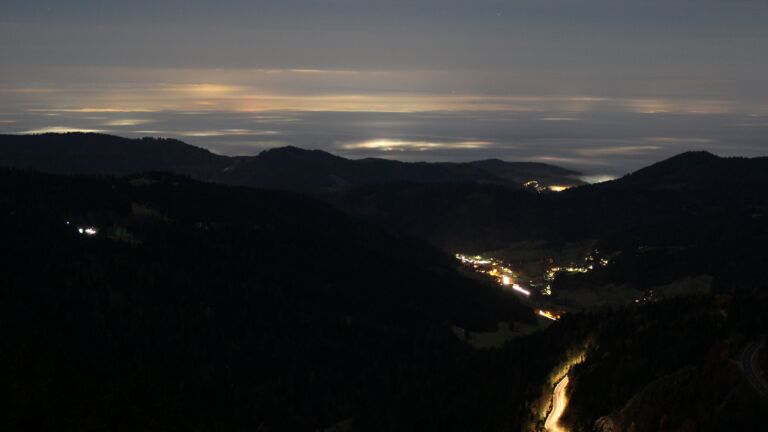 Dieses Bild zeigt eine Webcam-Aufnahme vom Achertal, aufgenommen am Montag, den 10.11.2025 um 06:00 Uhr. Die Temperatur betrug 5°C.