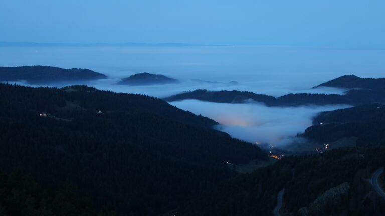 Dieses Bild zeigt eine Webcam-Aufnahme vom Achertal, aufgenommen am Dienstag, den 16.12.2025 um 07:30 Uhr. Die Temperatur betrug 9°C.