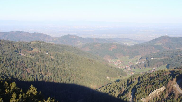 Dieses Bild zeigt eine Webcam-Aufnahme vom Achertal, aufgenommen am Dienstag, den 07.04.2026 um 08:20 Uhr. Die Temperatur betrug 9.8°C.