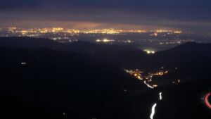 Dieses Bild zeigt eine Webcam-Aufnahme vom Achertal, aufgenommen am Mittwoch, den 10.12.2025 um 17:20 Uhr. Die Temperatur betrug 5.9°C.