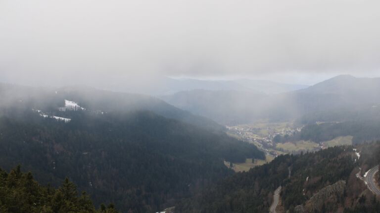 Dieses Bild zeigt eine Webcam-Aufnahme vom Achertal, aufgenommen am Sonntag, den 01.02.2026 um 14:40 Uhr. Die Temperatur betrug 4.1°C.