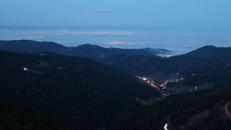 Dieses Bild zeigt eine Webcam-Aufnahme vom Achertal, aufgenommen am Mittwoch, den 17.12.2025 um 07:30 Uhr. Die Temperatur betrug 5.8°C.