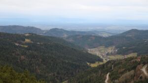 Dieses Bild zeigt eine Webcam-Aufnahme vom Achertal, aufgenommen am Samstag, den 06.12.2025 um 09:10 Uhr. Die Temperatur betrug 2.1°C.