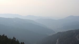 Dieses Bild zeigt eine Webcam-Aufnahme vom Achertal, aufgenommen am Sonntag, den 08.03.2026 um 17:00 Uhr. Die Temperatur betrug 10.8°C.