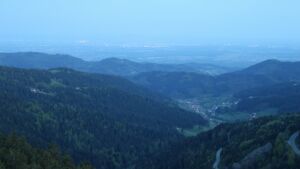 Dieses Bild zeigt eine Webcam-Aufnahme vom Achertal, aufgenommen am Dienstag, den 28.04.2026 um 05:50 Uhr. Die Temperatur betrug 9.6°C.