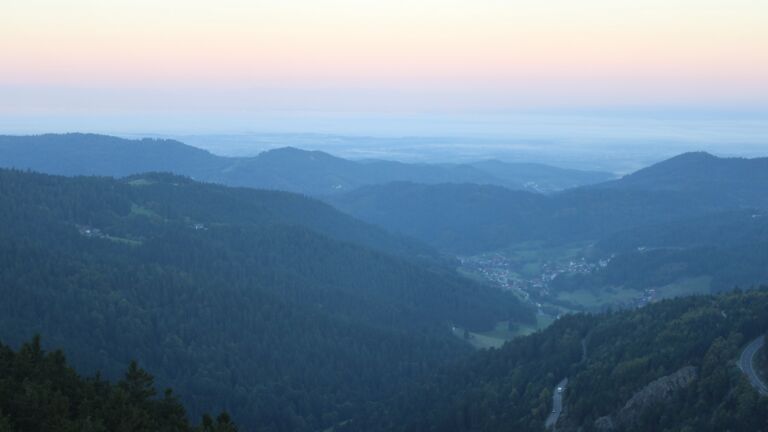 Dieses Bild zeigt eine Webcam-Aufnahme vom Achertal, aufgenommen am Donnerstag, den 02.10.2025 um 07:40 Uhr. Die Temperatur betrug 1.8°C.
