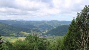 Dieses Bild zeigt eine Webcam-Aufnahme vom Achertal, aufgenommen am Samstag, den 13.06.2026 um 10:30 Uhr. Die Temperatur betrug 16.9°C.