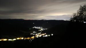 Dieses Bild zeigt eine Webcam-Aufnahme vom Achertal, aufgenommen am Mittwoch, den 03.06.2026 um 23:40 Uhr. Die Temperatur betrug 13.5°C.