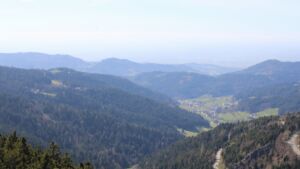 Dieses Bild zeigt eine Webcam-Aufnahme vom Achertal, aufgenommen am Donnerstag, den 09.04.2026 um 16:00 Uhr. Die Temperatur betrug 15.1°C.