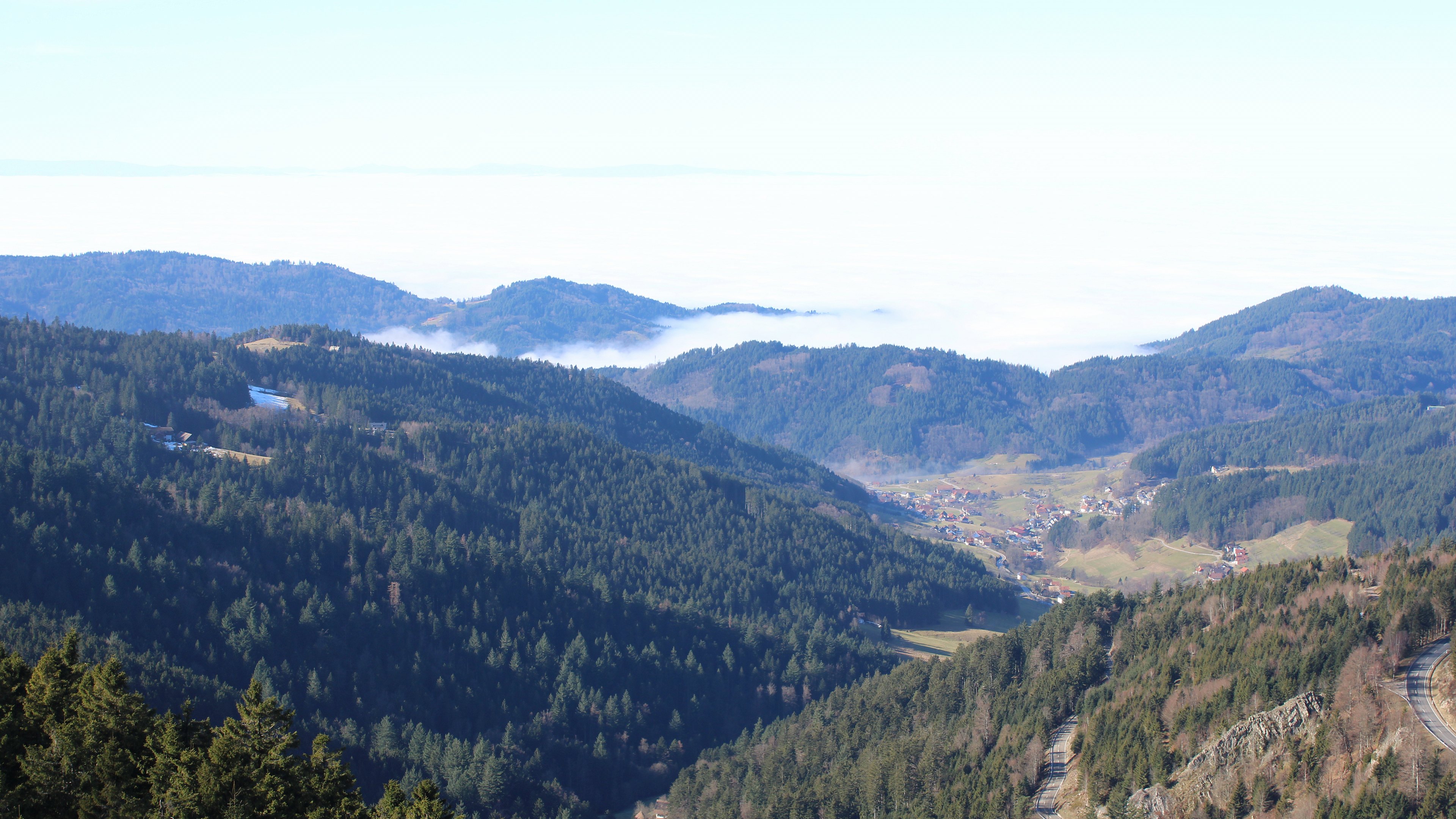 Dieses Bild zeigt eine Webcam-Aufnahme vom Achertal, aufgenommen am Sonntag, den 08.02.2026 um 12:20 Uhr. Die Temperatur betrug 4.6°C.