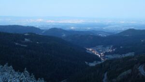 Dieses Bild zeigt eine Webcam-Aufnahme vom Achertal, aufgenommen am Montag, den 01.12.2025 um 07:20 Uhr. Die Temperatur betrug -1.6°C.