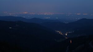 Dieses Bild zeigt eine Webcam-Aufnahme vom Achertal, aufgenommen am Montag, den 23.03.2026 um 05:40 Uhr. Die Temperatur betrug 4.9°C.