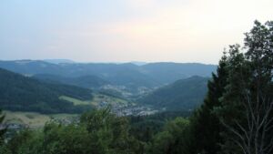 Dieses Bild zeigt eine Webcam-Aufnahme vom Achertal, aufgenommen am Montag, den 03.08.2026 um 20:50 Uhr. Die Temperatur betrug 29.8°C.