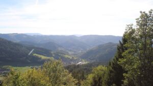 Dieses Bild zeigt eine Webcam-Aufnahme vom Achertal, aufgenommen am Donnerstag, den 15.10.2026 um 16:00 Uhr. Die Temperatur betrug 20.7°C.