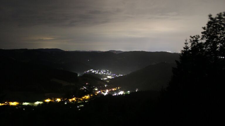 Dieses Bild zeigt eine Webcam-Aufnahme vom Achertal, aufgenommen am Samstag, den 20.06.2026 um 02:00 Uhr. Die Temperatur betrug 19.8°C.