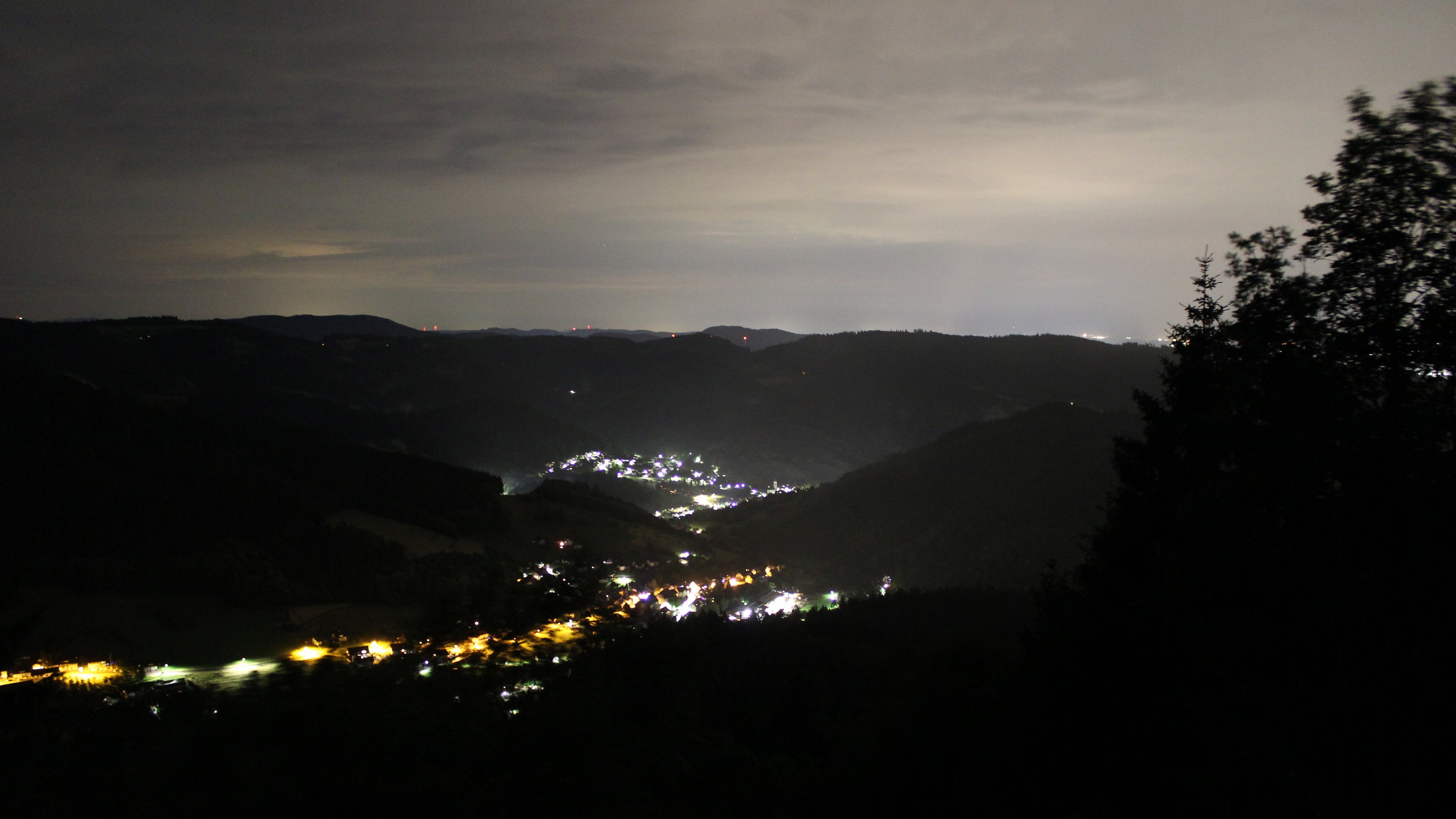 Dieses Bild zeigt eine Webcam-Aufnahme vom Achertal, aufgenommen am Samstag, den 20.06.2026 um 02:00 Uhr. Die Temperatur betrug 19.8°C.