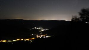 Dieses Bild zeigt eine Webcam-Aufnahme vom Achertal, aufgenommen am Donnerstag, den 13.08.2026 um 03:00 Uhr. Die Temperatur betrug 22.9°C.