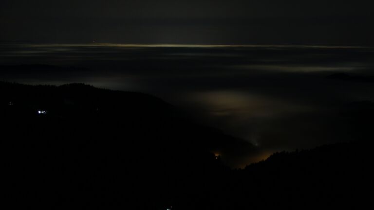 Dieses Bild zeigt eine Webcam-Aufnahme vom Achertal, aufgenommen am Sonntag, den 18.01.2026 um 06:00 Uhr. Die Temperatur betrug 5.1°C.