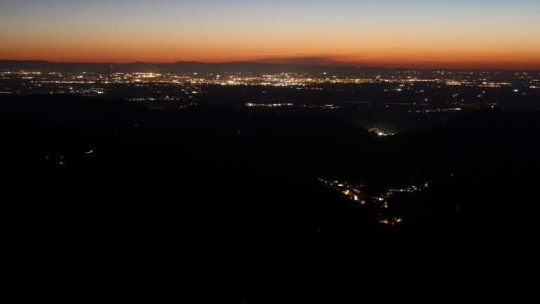 Dieses Bild zeigt eine Webcam-Aufnahme vom Achertal, aufgenommen am Donnerstag, den 18.09.2025 um 20:40 Uhr. Die Temperatur betrug 16.6°C.