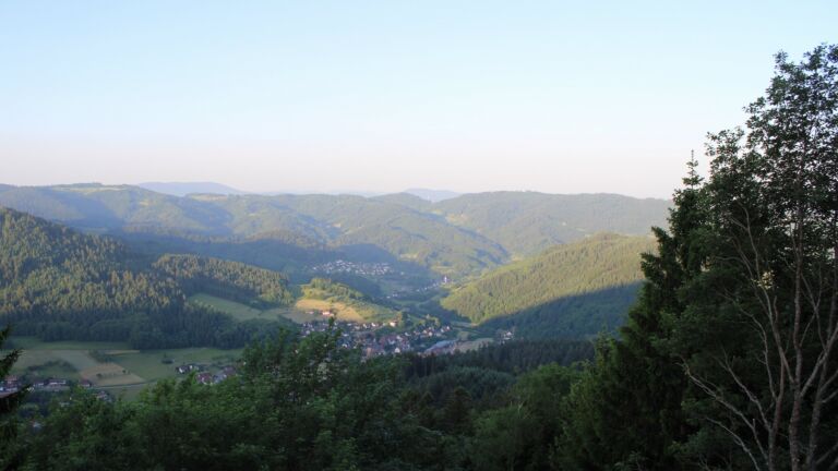 Dieses Bild zeigt eine Webcam-Aufnahme vom Achertal, aufgenommen am Mittwoch, den 27.05.2026 um 06:40 Uhr. Die Temperatur betrug 21.1°C.