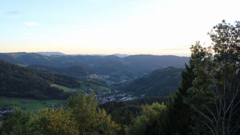 Dieses Bild zeigt eine Webcam-Aufnahme vom Achertal, aufgenommen am Dienstag, den 15.09.2026 um 19:20 Uhr. Die Temperatur betrug 24°C.