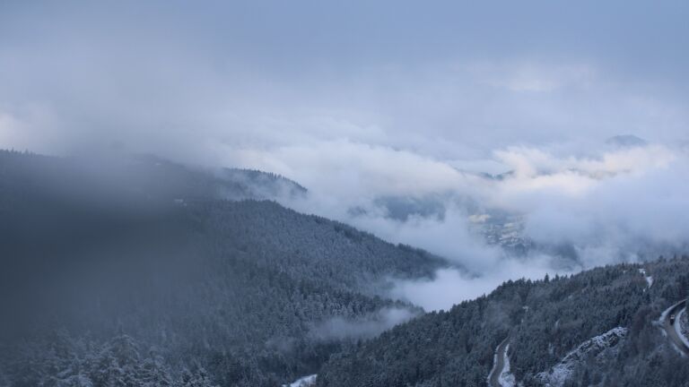 Dieses Bild zeigt eine Webcam-Aufnahme vom Achertal, aufgenommen am Freitag, den 21.11.2025 um 10:20 Uhr. Die Temperatur betrug -4.5°C.