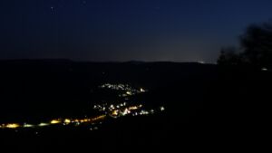 Dieses Bild zeigt eine Webcam-Aufnahme vom Achertal, aufgenommen am Dienstag, den 11.08.2026 um 22:10 Uhr. Die Temperatur betrug 22.6°C.